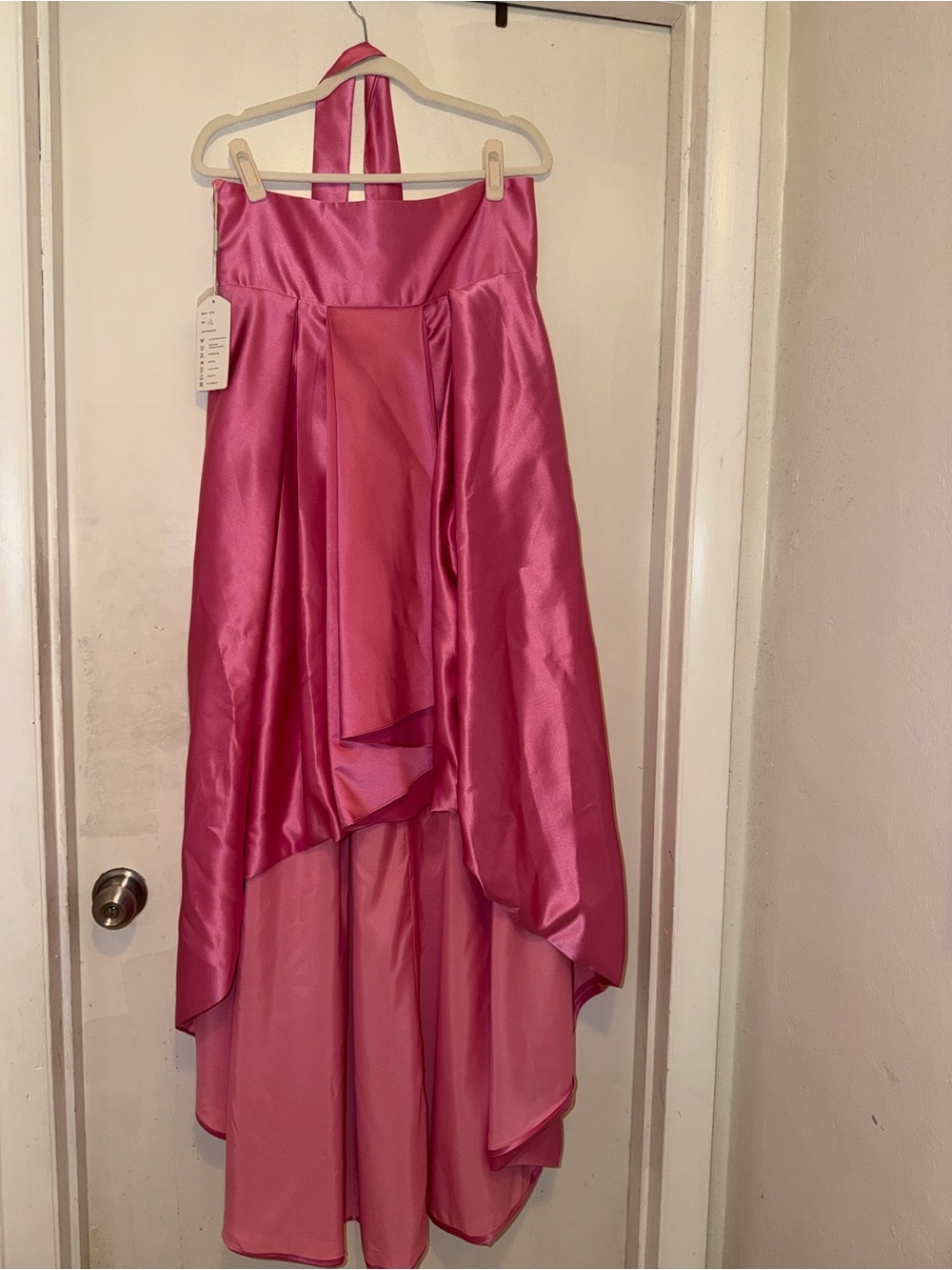 Women’s Pink Satin ribbon gown - Picture 5 of 8
